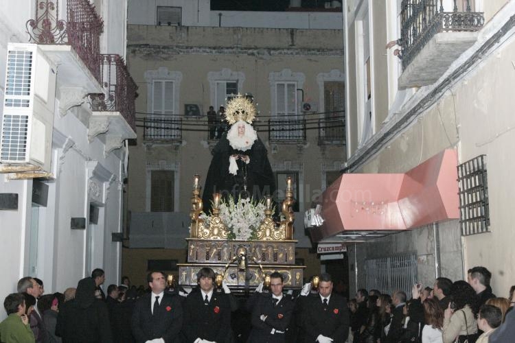 La Soledad a su paso por el callejón que lleva su nombre.