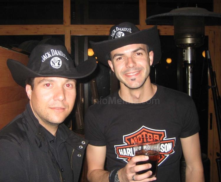 Héctor y Salva, dos pájaros de alivio.
