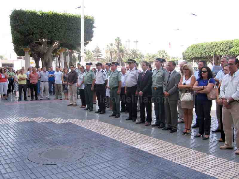 Un centenar de personas protestan en Melilla contra el último atentado de ETA