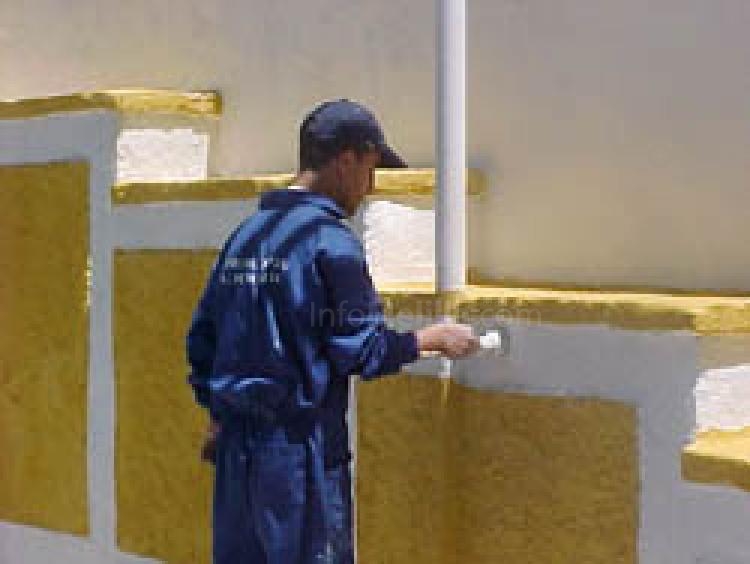 Imbroda, preocupado ante la posibilidad de que la Delegación del Gobierno esté ocultando "cosas negativas" relacionadas con los planes de empleo