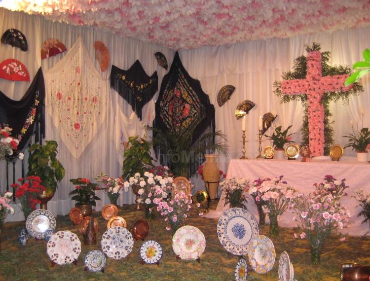 La Casa de Melilla en Málaga presenta su tradicional Cruz de Mayo