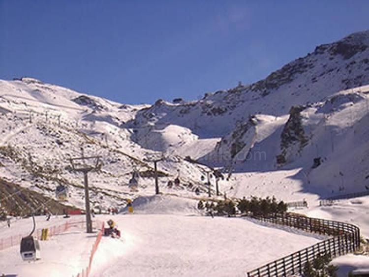 Finaliza hoy el plazo para solicitar la participación en el curso de esquí en Sierra Nevada