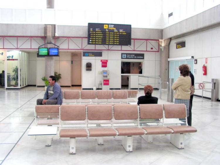 La bolsa fue hallada en la terminal de pasajeros del aeropuerto de Melilla