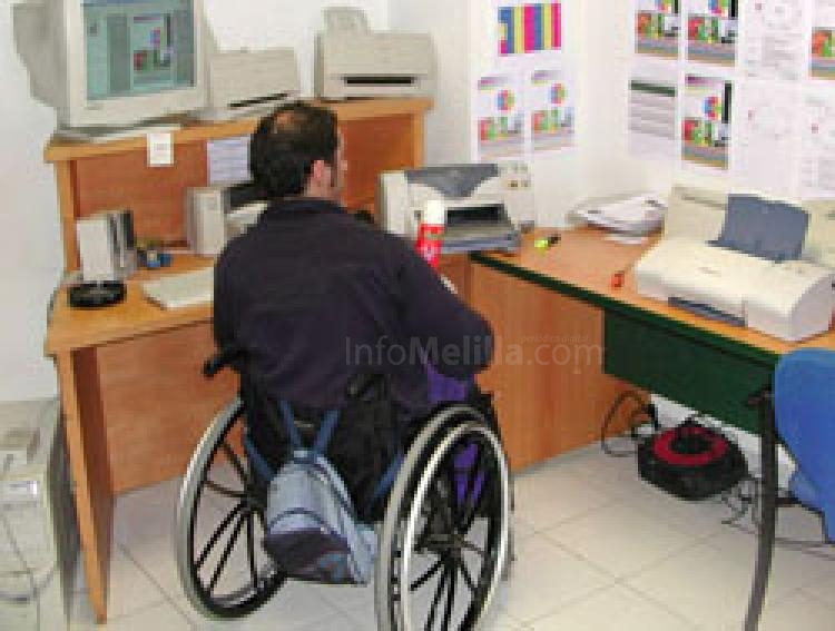 Conesa asegura que la idea de rebajar el número de discapacitados en centros de empleo especiales es "copiada" de una propuesta hecha por el PP