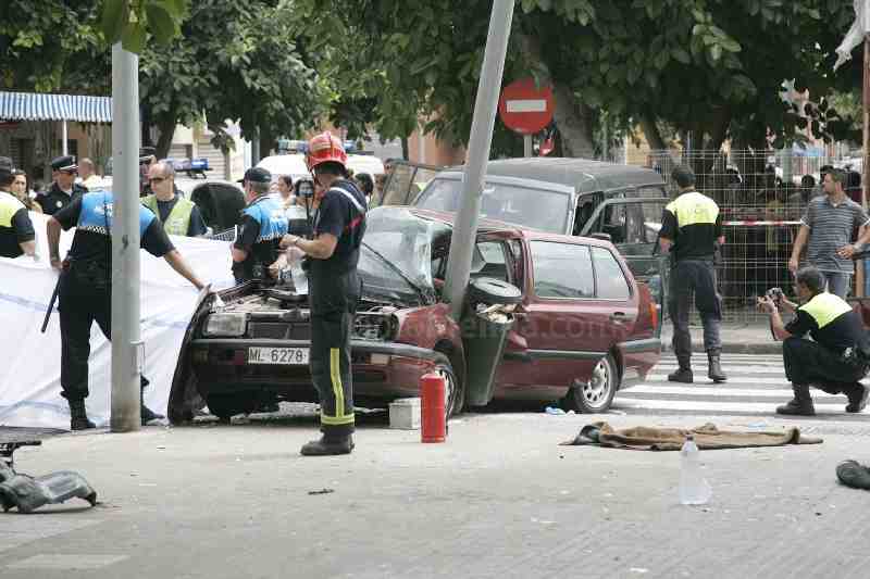 Fallece una mujer tras el choque de dos vehículos en el barrio del Industrial