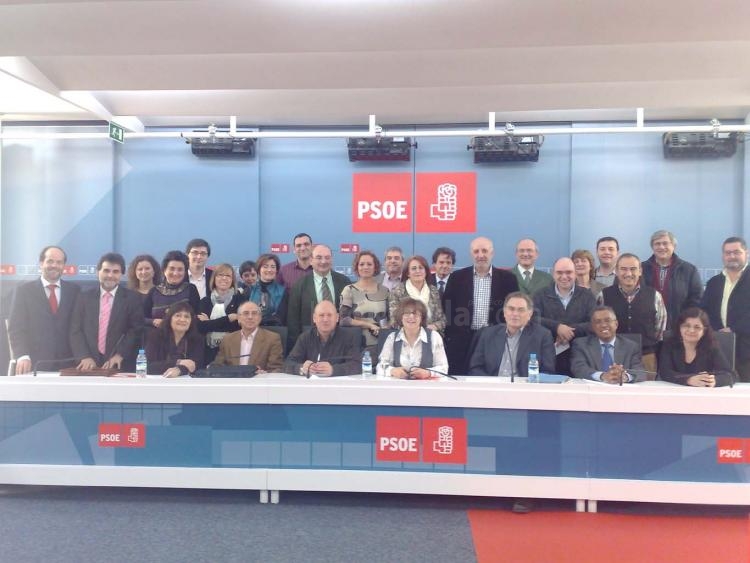 Foto de familia de los asistentes a la reunión de Sanidad