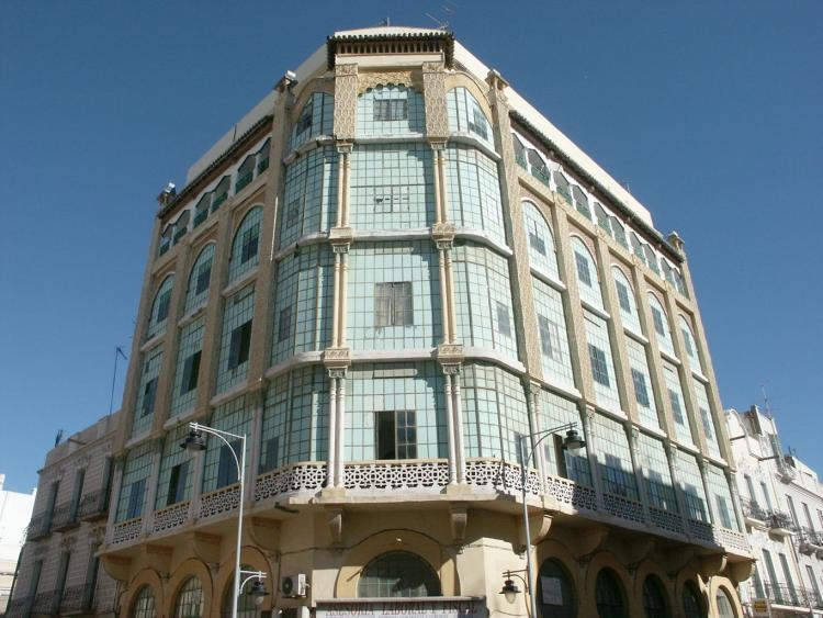 Este edificio de la calle Prim es uno de los exponentes del Modernismo melillense