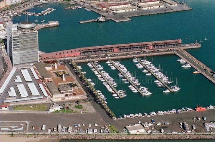 Vista aérea del Puerto Deportivo de Melilla