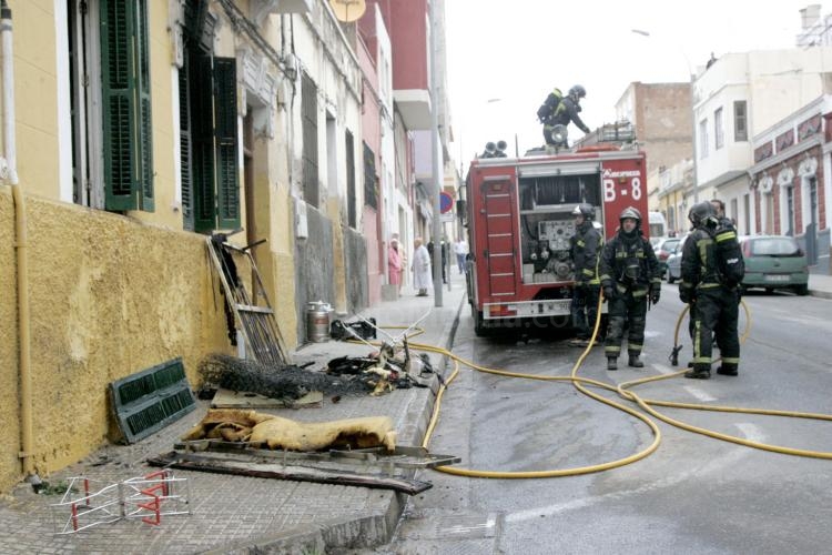 Un niño resulta herido en un incendio en su vivienda de Melilla