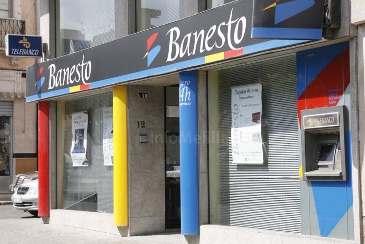 Detenidos tres individuos tras robar a mano armada la sucursal de 'Banesto' del barrio del Real de Melilla