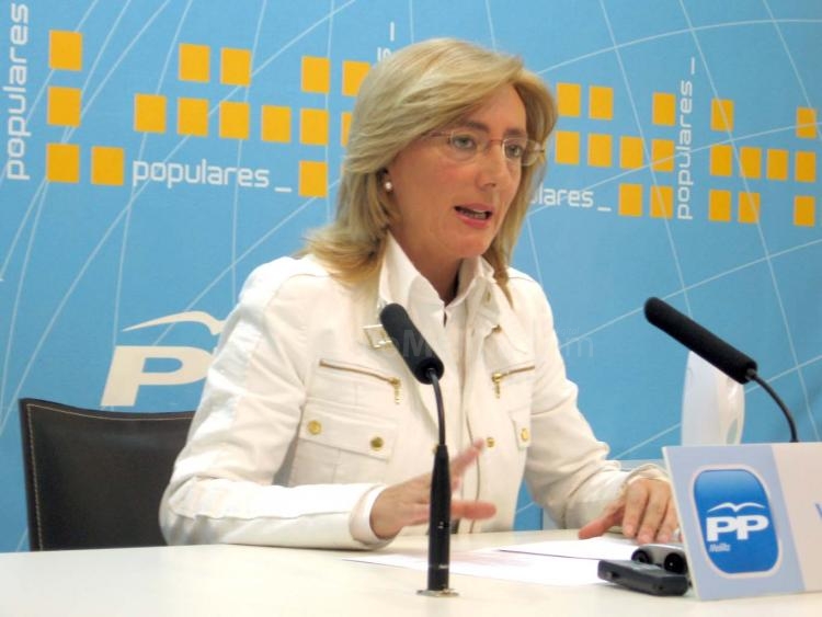 María del Carmen Dueñas, senadora popular