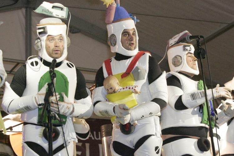 El Carnaval melillense dio comienzo anoche con el concurso de coros