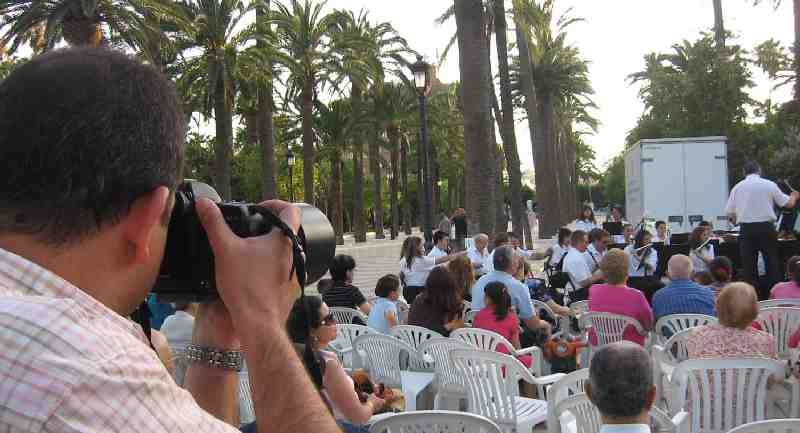 Mendoza y sus músicos llevan arte de categoría al Parque del general Hernández