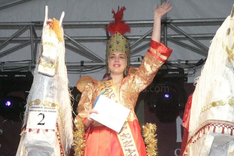 El viernes de Carnaval dejó en Melilla una velada repleta de ingenio y diversión