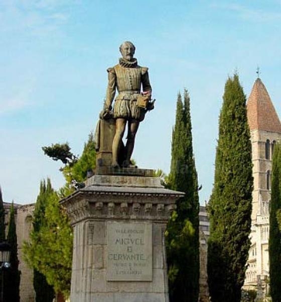 Estatua de Miguel de Cervantes en Valladolid