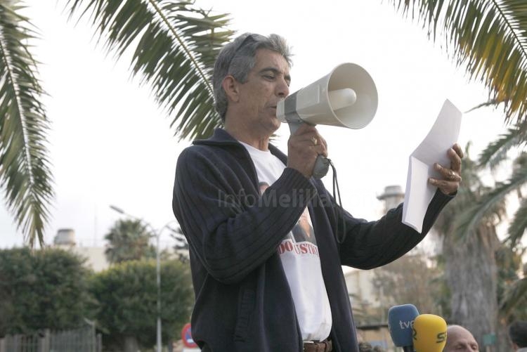 El padre de Salam durante la manifestación del sábado
