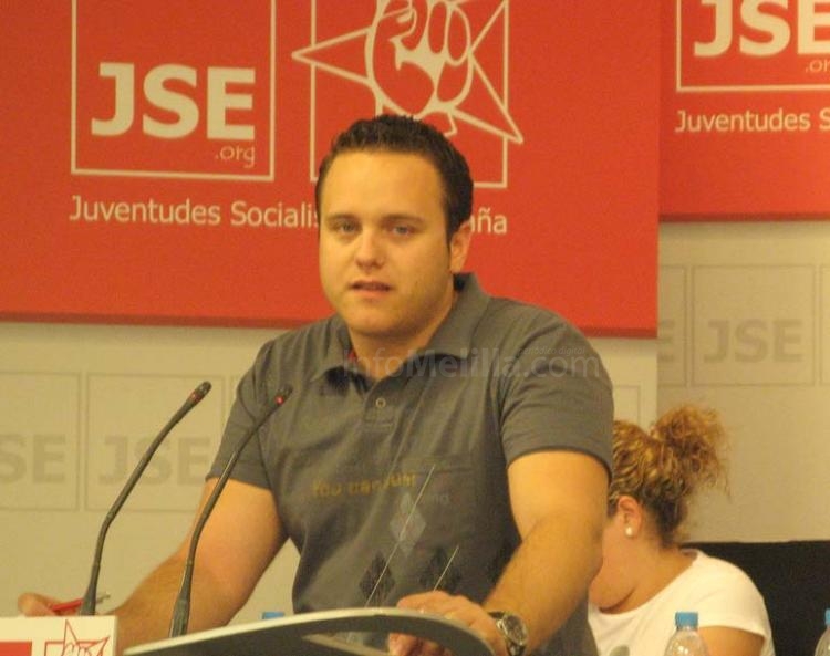 Juventudes Socialistas critica el apoyo de José María Aznar a Mariano Rajoy en las Europeas