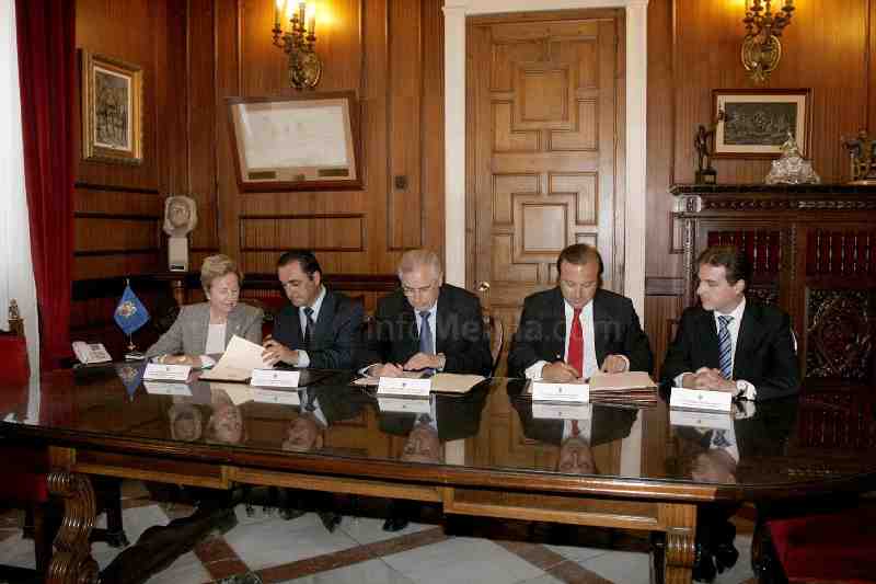 Momento de la firma del acuerdo