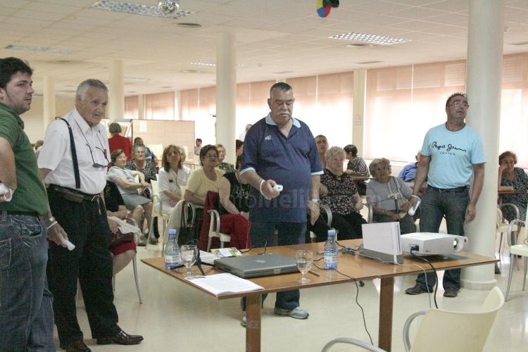 Juego de niños y terapia de mayores