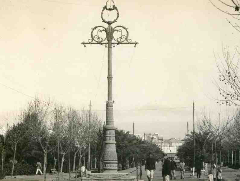 Photowalk Melilla rinde homenaje al centenario de la farola dedicada al general Venancio Hernández