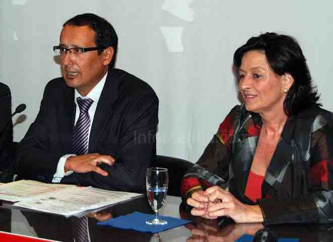 Dionisio Muñoz junto a Ruth Porta en su visita a Melilla