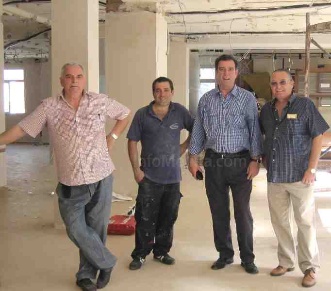 Antonio Miranda visita las obras de mejora de la Casa de Melilla en Málaga