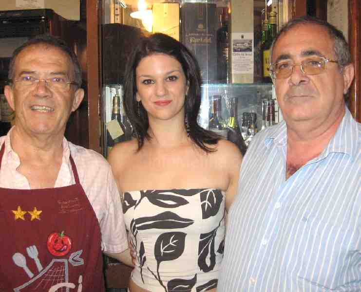 La Casa de Melilla en Almería despide el Encuentro con una feliz comida entre amigos