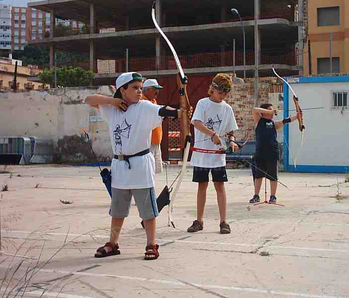 Los 'robinhood' de Melilla se disponen a emprender una nueva temporada con sus arcos