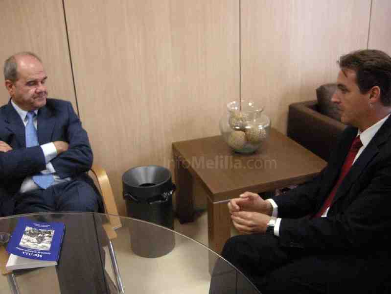 Gregorio Escobar junto a Manuel Chaves