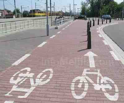 Melilla estudia instalar un carril-bici pero considera una "utopía" que el uso de este vehículo se convierta en alternativa al coche