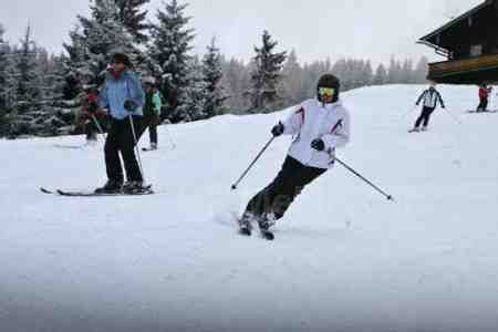 Juventud invertirá 53.300 euros en el desarrollo de dos nuevos cursos de esquí para jóvenes en Sierra Nevada