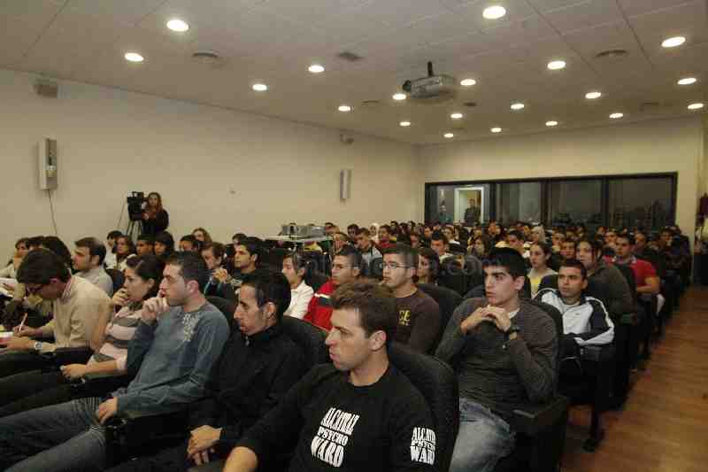 Alrededor de 150 jóvenes han iniciado en Melilla cursos de formación para mejorar sus perspectivas laborales