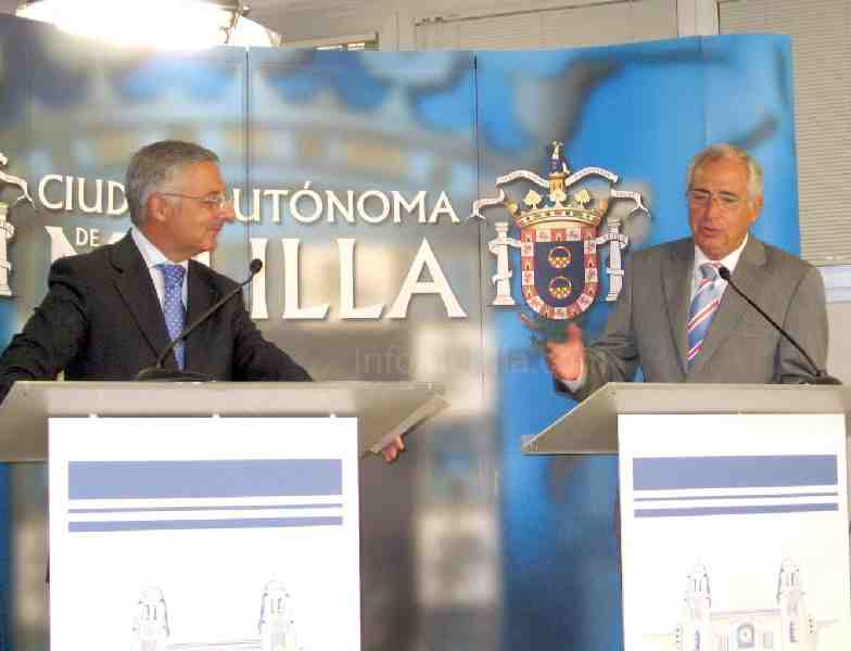 José Blanco y Juan José Imbroda tras la reunión mantenida hoy en Melilla