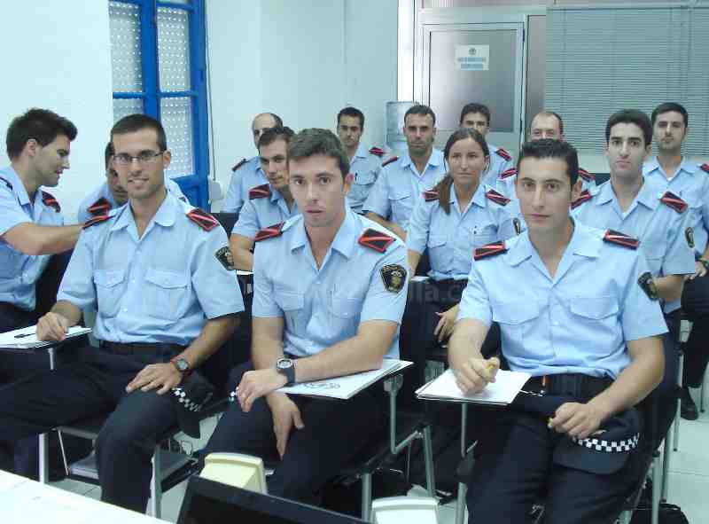 La Policía Local pone en marcha el Aula de Formación y Briefing en su Jefatura