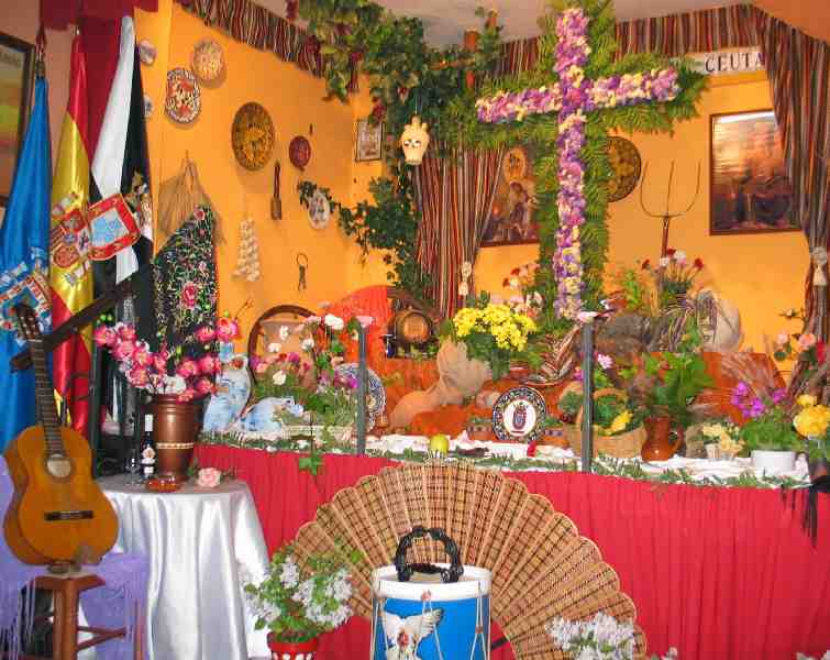 La Casa de Ceuta en Melilla deslumbra con su Cruz de Mayo y gana el certamen 2009
