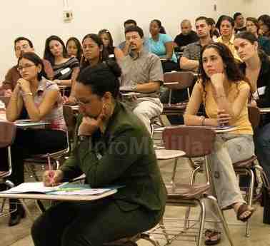 Los universitarios melillenses parados no tendrán que pagar la matrícula del máster