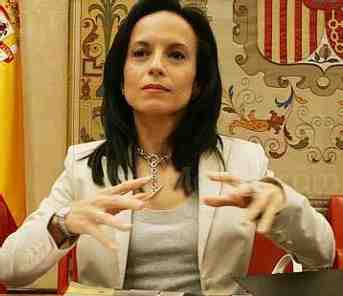 La ministra Beatriz Corredor firma los créditos que financiarán el Plan Estatal de Vivienda