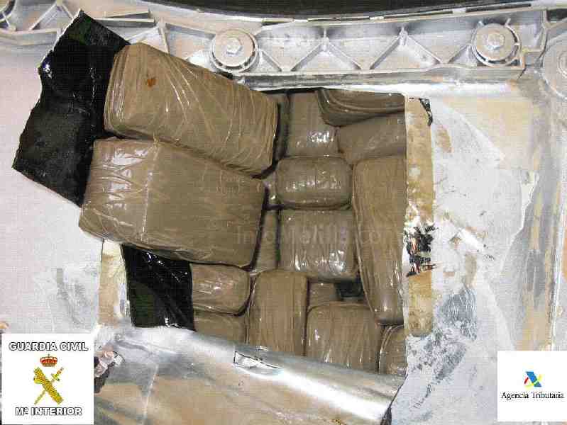 Detenidas cuatro personas e intervenidos casi 100 kilos de hachís en el puerto de Melilla