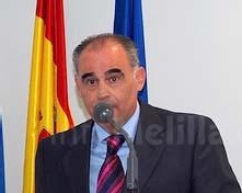 Emilio Guerra califica de 'irritables y frívolas' las relaciones entre Ciudad Autónoma y SPEE