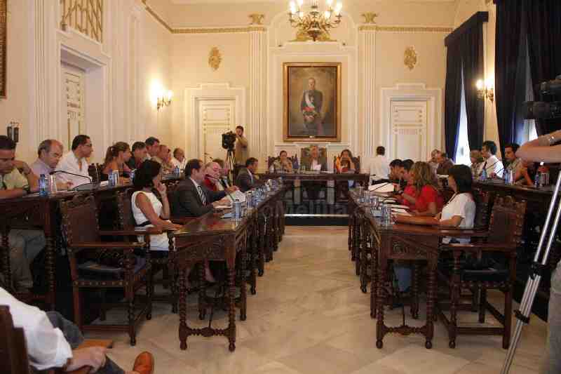 Melilla aprueba por unanimidad el Plan de Saneamiento para el pago de deudas a proveedores