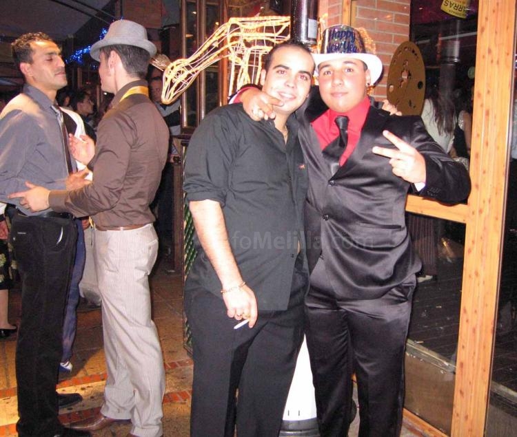 Los melillenses despiden el 2008 y celebran la llegada del 2009 por todo lo alto