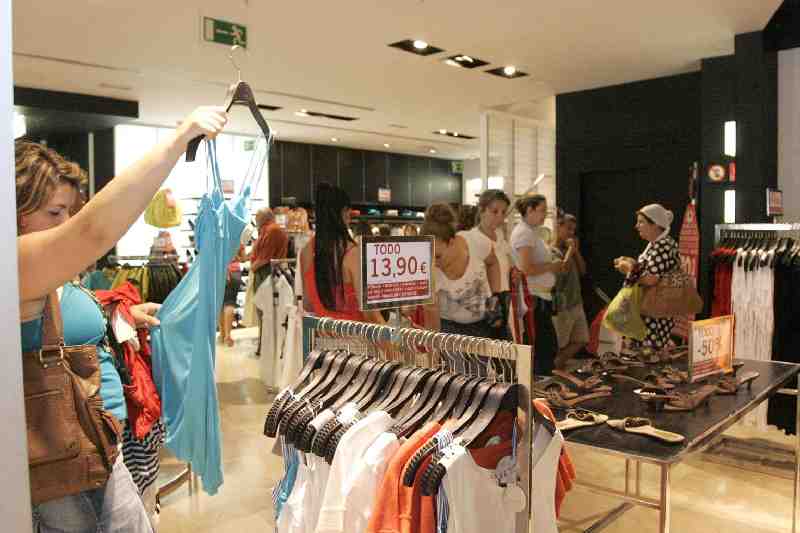 Aprobado el calendario de rebajas y de apertura en festivos para 2010