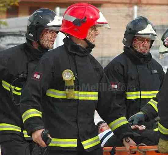 Imbroda tranquiliza a los bomberos tras la impugnación de la Delegación del Gobierno