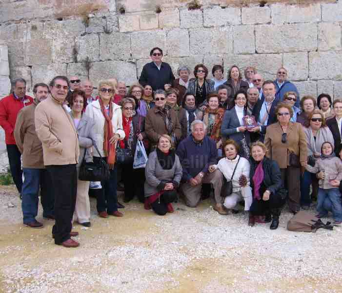 Los melillenses de Sevilla se adelantan a la Navidad visitando Estepa