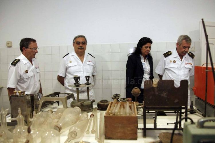 La Comandancia General entrega material del Hospital Militar con destino al futuro Museo de Farmacia de Melilla la Vieja