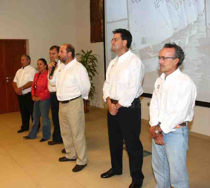El Club Marítimo da la bienvenida al centenar de personas que participan este fin de semana en la VII Regata de Vela Ligera de la AECN