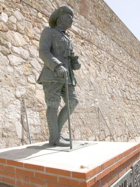 El PP, partidario de retirar la estatua de Franco, cree que "hay temas más importantes" a tratar