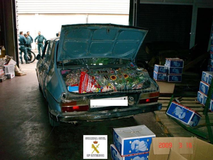 Detenidos dos individuos mientras efectuaban un robo en una nave industrial a la que habían sustituido el candado original por uno falso
