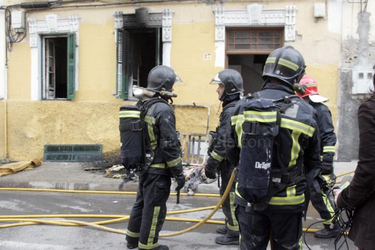 Un niño resulta herido en un incendio en su vivienda de Melilla