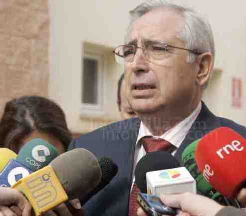 Juan José Imbroda destaca la necesidad de promover acciones para acabar con el paro juvenil